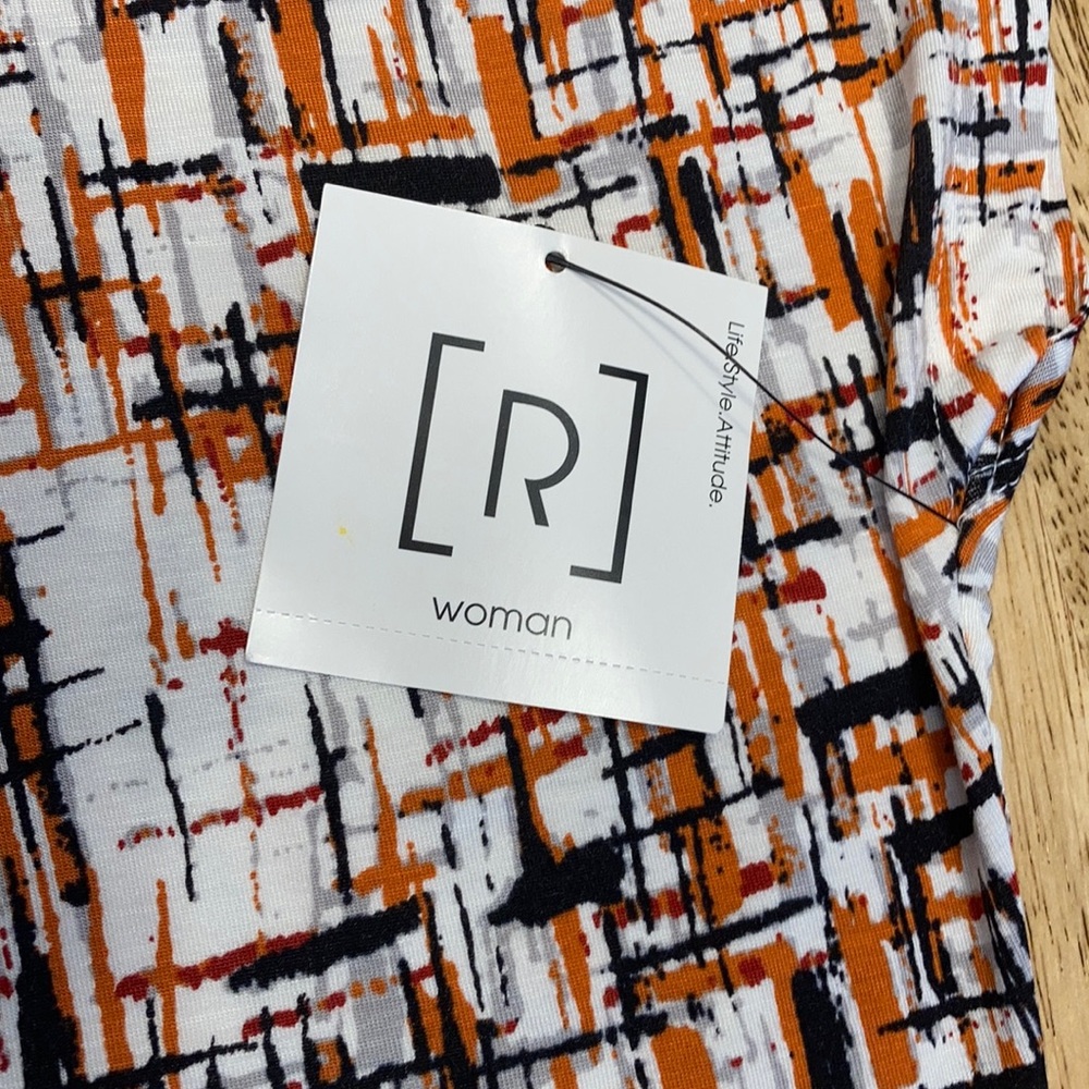Comfy Relativity top - Picture 8 of 9